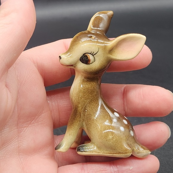 Vintage Ceramic Fawn Deer Salt and Pepper Shakers Japan Cork Stoppers Wide Eyes - Picture 6 of 16